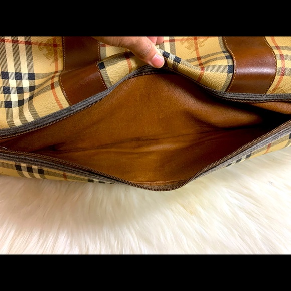 VINTAGE BURBERRY'S LARGE NOVA CHECK DUFFEL/TRAVEL BAG - Picture 3 of 11